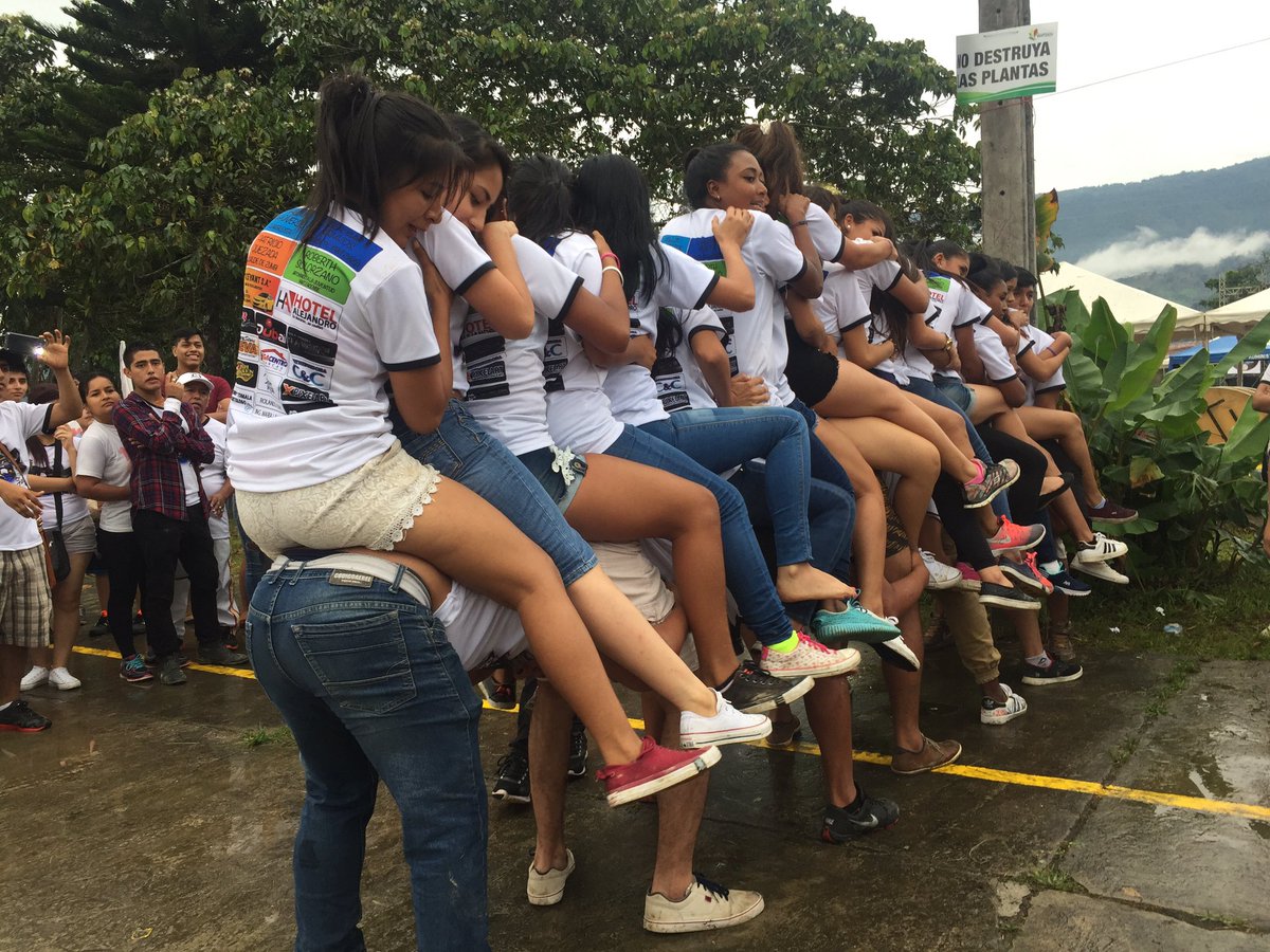 cs4ot's tweet photo. La #FEPTURY2017 rescata juegos tradicionales la juventud zamorana chinchipense participa activamente de las #InterJorgas #YantzazaDeFiesta https://t.co/3MPL0wucBv