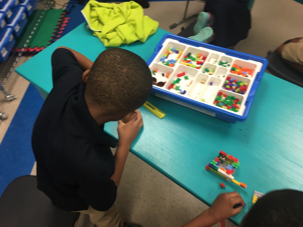 Stacey Franklin (@franklinscsu) on Twitter photo <a href="/RichlandTwo/">Richland School District Two</a> @Killian_STEAM .... students working on design in our STEAM Lab... <a href="/RichlandTwo/">Richland School District Two</a> @Killian_STEAM .... students working on design in our STEAM Lab...