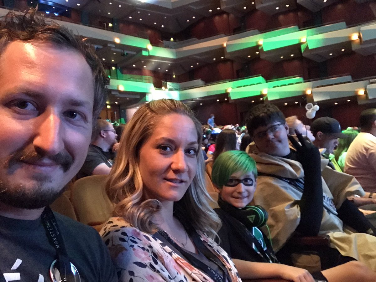 zgreenside's tweet photo. Waiting to watch @Jack_Septic_Eye at Benaroya! #greenhair https://t.co/kKL39tfrEb
