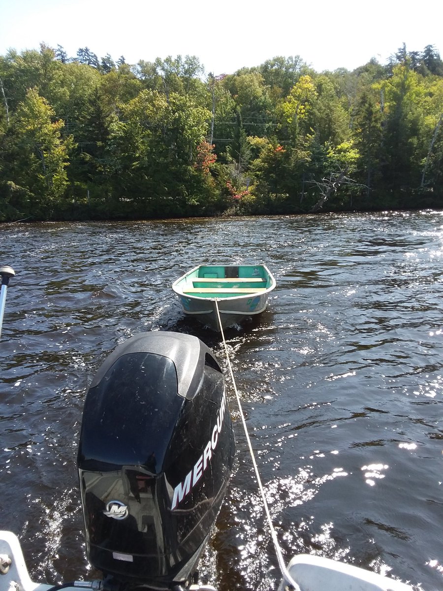 Gonyea13's tweet photo. Never a boring day with my job!! #runawayboat https://t.co/bUVFi1YEO7