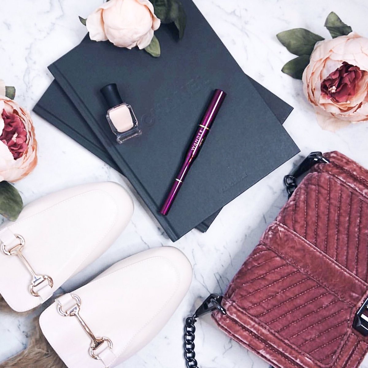 Date night essentials always start with #Lipsetter 💋