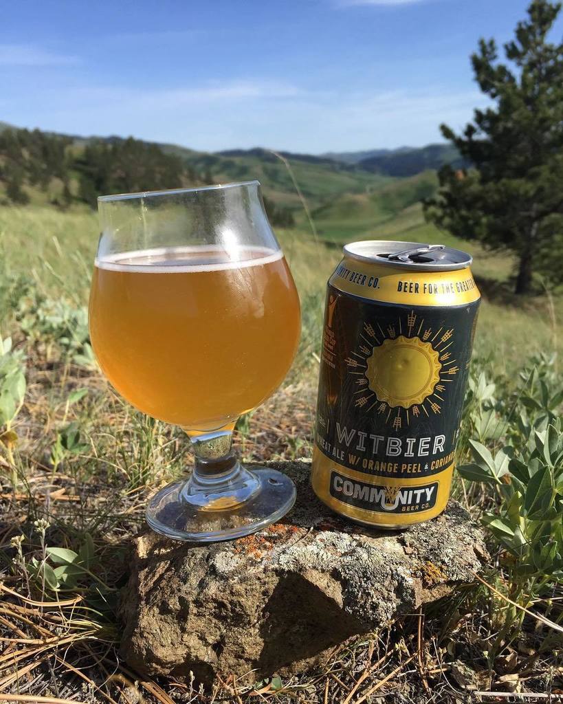 CraftBeerDudes's tweet photo. Today’s Craft Beer Review!⠀
Witbier⠀
(Witbier)⠀
Community Beer Company⠀
Dallas, TX⠀
ABV 5.10%, ⠀
⠀
Appearance - Pours a cloudy golden yello… https://t.co/GHVywm28sy