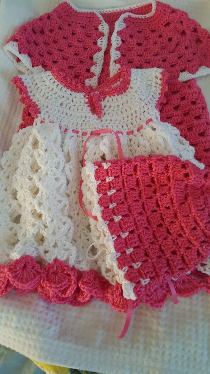Beautiful baby girl handmade set!
Inbox if you want to buy!
2pc or 3pc