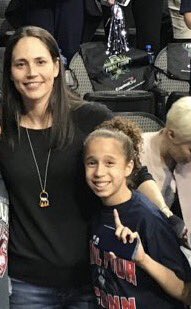 iamniasantiago's tweet photo. Congrats to @S10Bird 🔥#chefsue #dishes #assist #goat https://t.co/RczRX05SMz