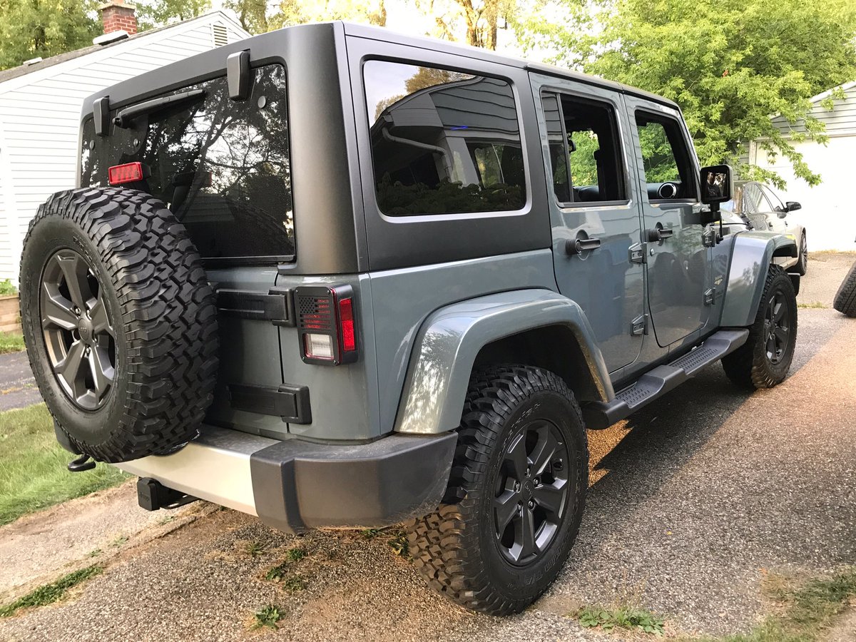 kimmetter's tweet photo. Before and after 😌 #JeepMafia #JeepLife #NewWheels Still working on a name for her - any suggestions? https://t.co/aiJBbFDHR2
