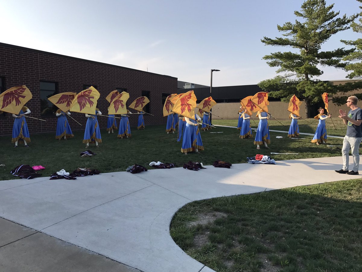 AnkenyGuard's tweet image. So pretty in blue! Keep up the hard work guard! #thewaywest #shinybuttons