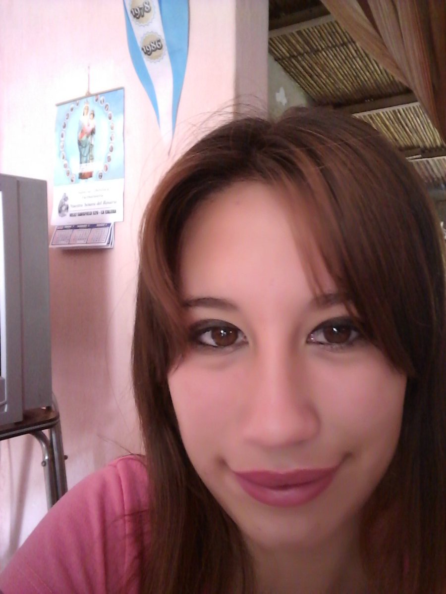 Soledad67024126's tweet photo. Mi amiga. Solteros. Y cadabe  más linda 😍😍😍 https://t.co/0GkFizvShI
