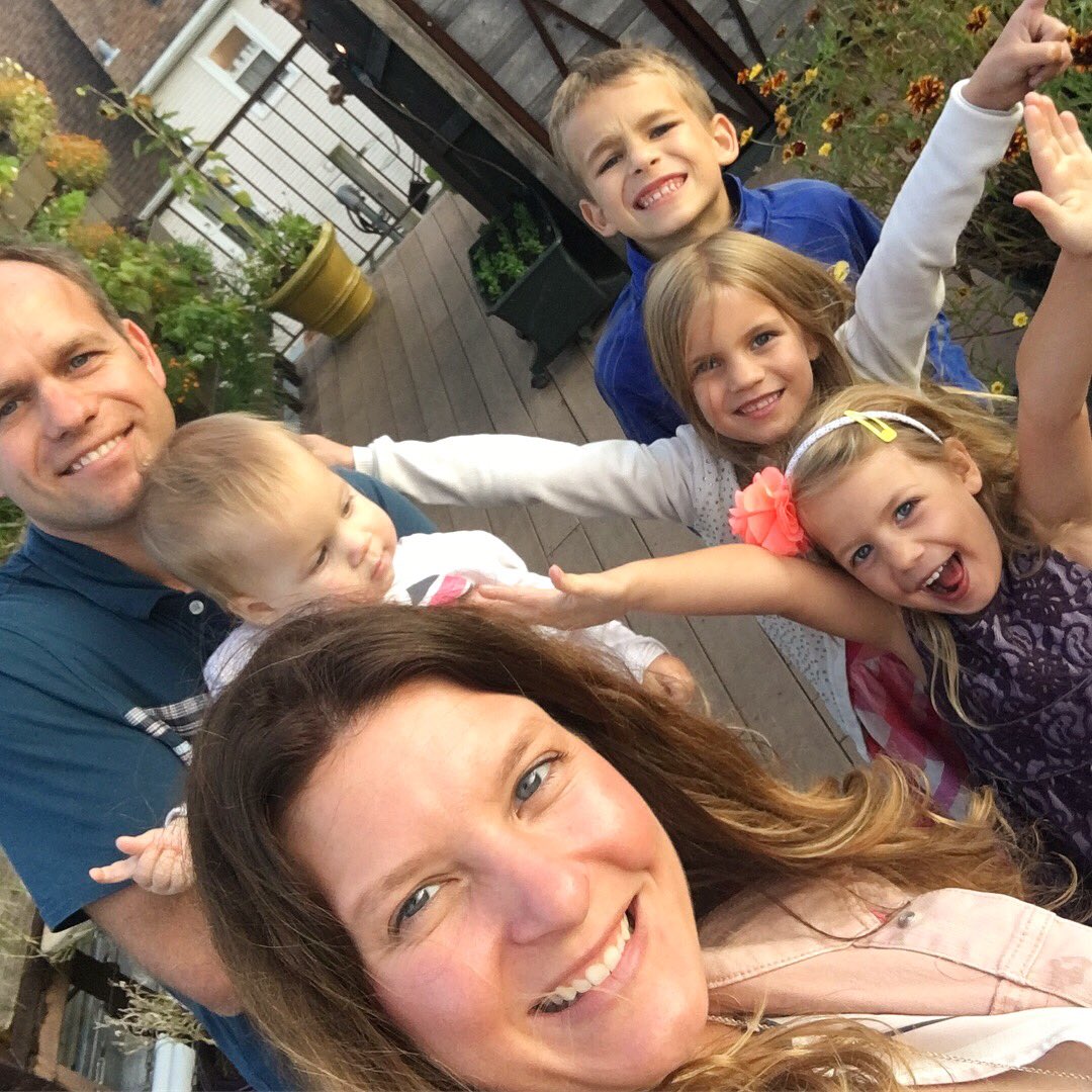 shsgourmet's tweet photo. Family Date Night on the rooftop! @uncommongrd #rooftotable https://t.co/Y6hPP6WzVb