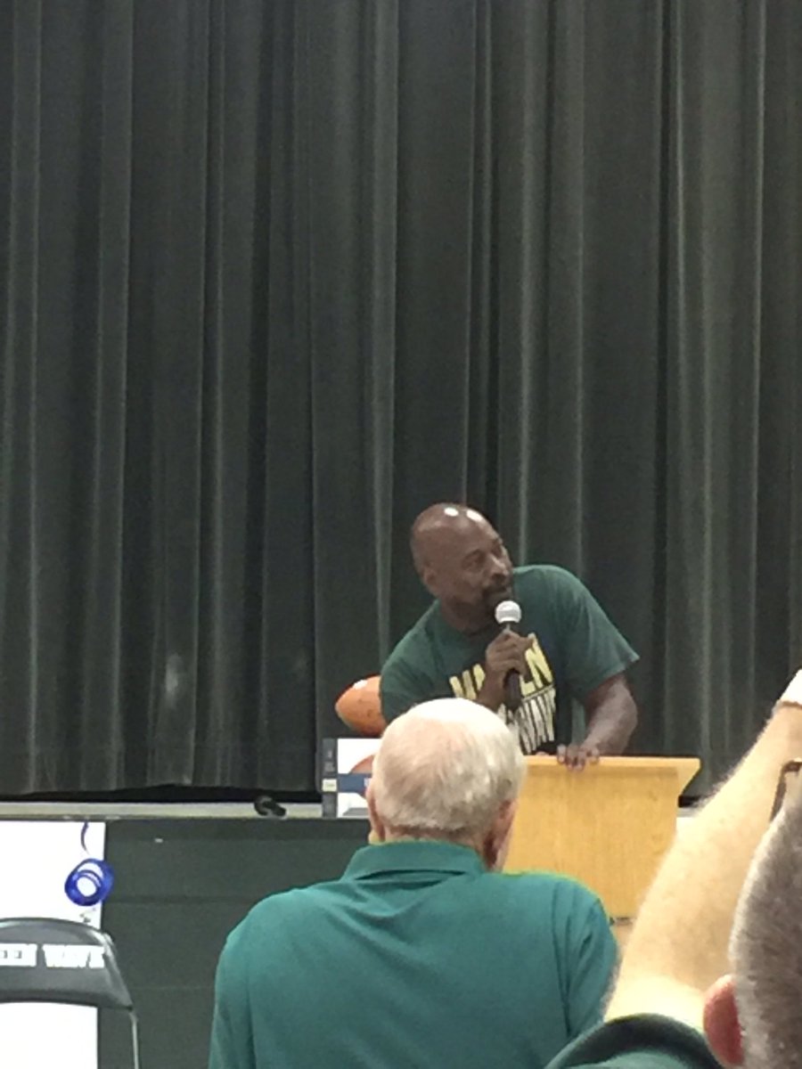 MaldenFootball's tweet photo. Welcome to the 2017 Wall of Fame, Mr. Don Clayton #AlwaysAGreenwave https://t.co/ignjmPV6UI