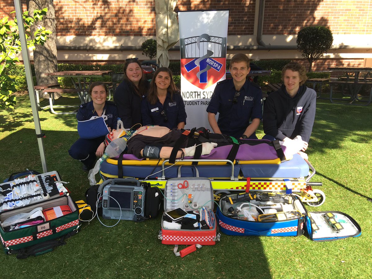NORSPA1's tweet photo. Our paramed students at #acuopenday showing off our awesome gear and answering questions from perspective students https://t.co/mg53IFiqzv