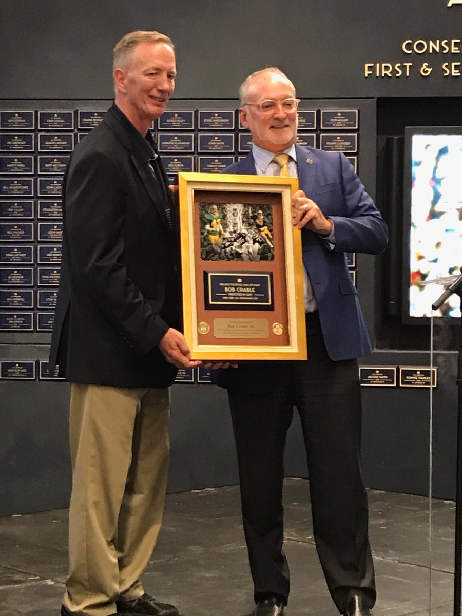 NDMonogram's tweet photo. Celebrating our most recent College Football Hall of Fame member, Bob Crable '82. Congrats, Bob!
#LinebackerLegend🏈
#HallOfFame🏈
#NDFamily☘️ https://t.co/SsEOWRckct