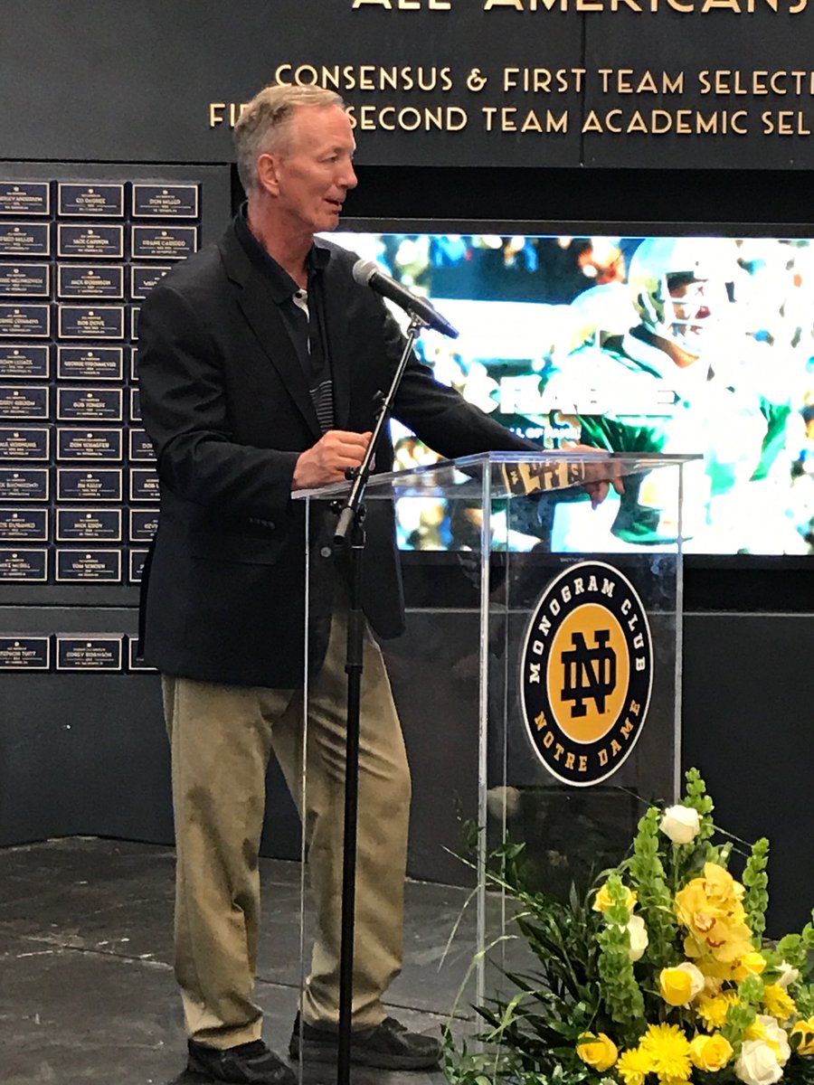 NDMonogram's tweet photo. Celebrating our most recent College Football Hall of Fame member, Bob Crable '82. Congrats, Bob!
#LinebackerLegend🏈
#HallOfFame🏈
#NDFamily☘️ https://t.co/SsEOWRckct