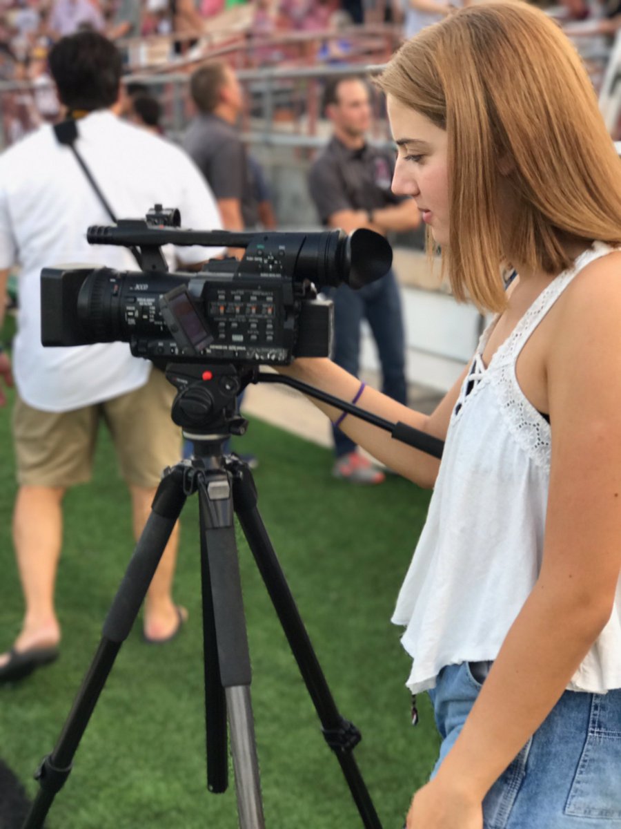 LoyalForeverAHS's tweet photo. S/O to all of our journalism &amp; media students covering tonight's game. #AISDgottalent @KAHSNEWS @sfamaroon https://t.co/O5QQ7TP5ZK