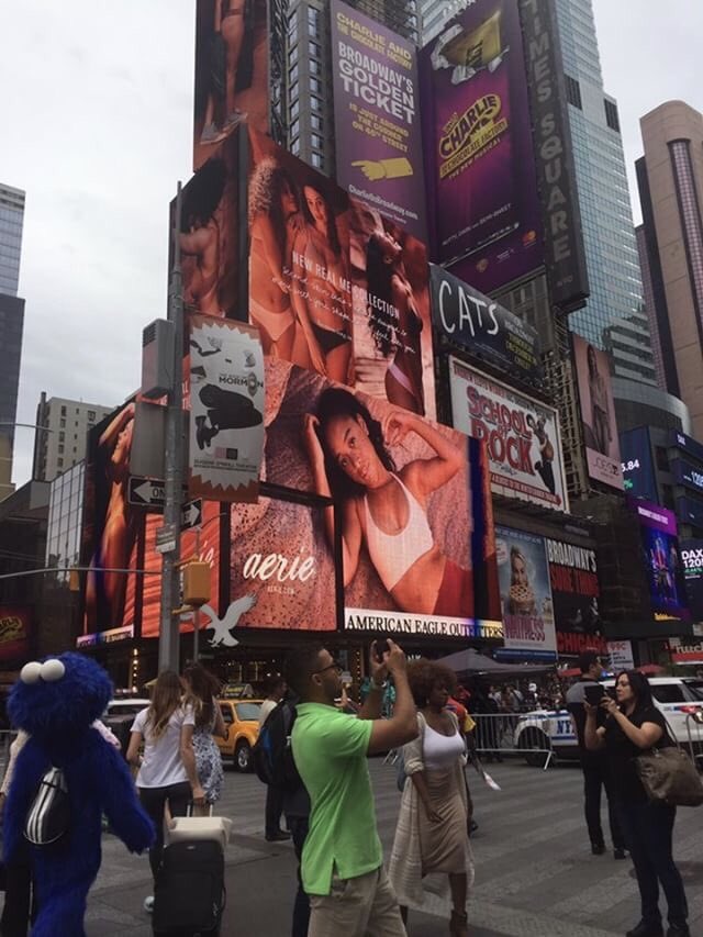 salemmitchell's tweet photo. my very first Time Square billboard, a dream come true, posting selfies on social media turned into billboards &amp; magazines, im so grateful ♡ https://t.co/rAAbAyLjJF
