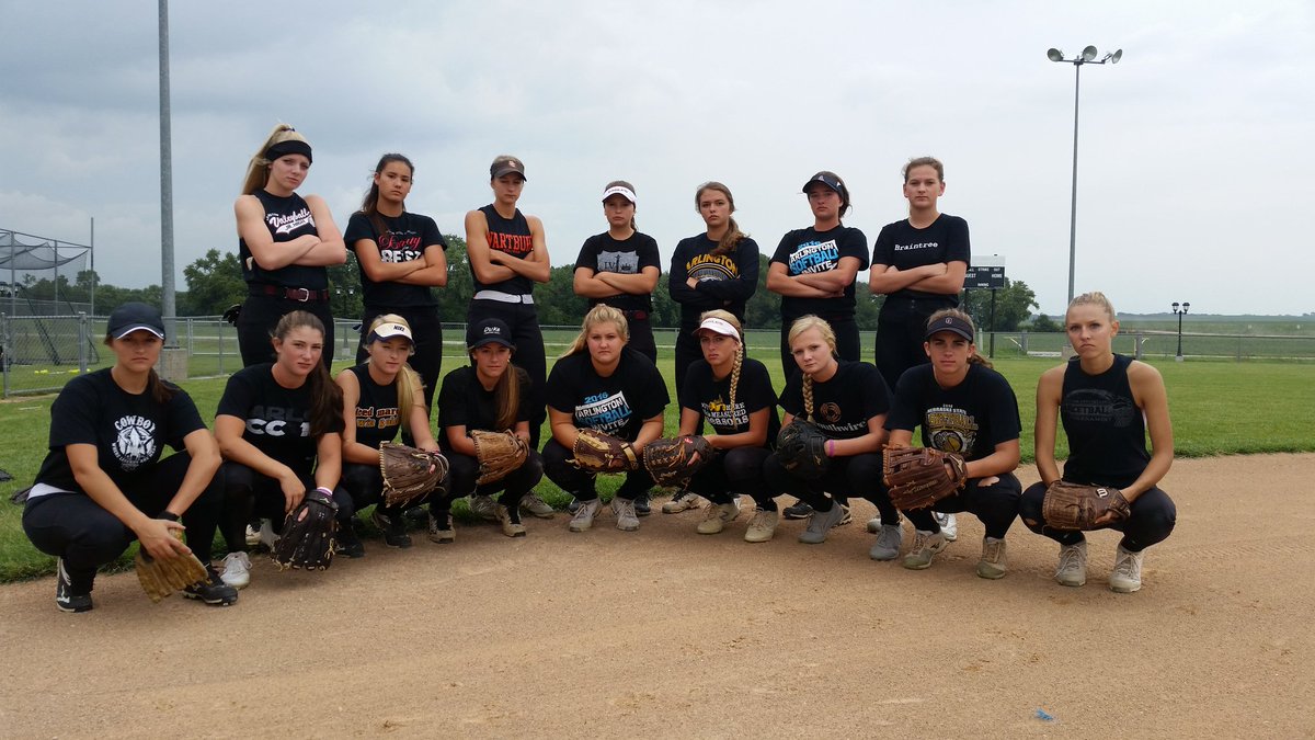 Arlington_HS_SB's tweet photo. Black Out Day at practice. Boom! #WePlayForA #arloproud (My new favorite picture!) https://t.co/QLScW3WVCh