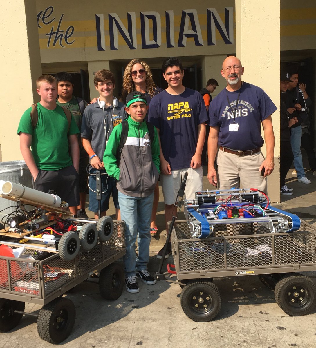 AnniePetrie4's tweet image. Our Robotics Team made their debut at today's rally. 💙💛 #vexrobotics #vexroboticscompetition #Team @napatribe