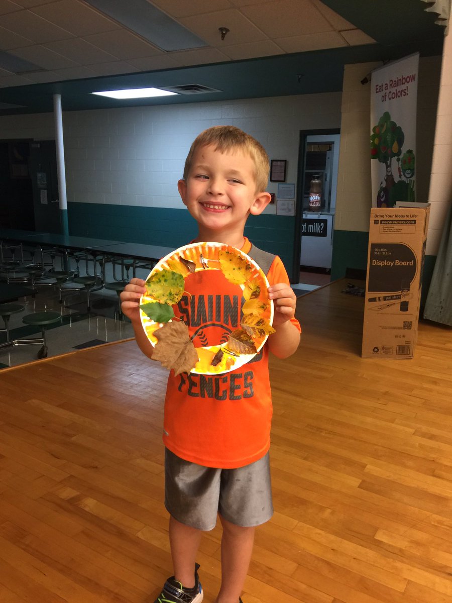 HC_ESP's tweet photo. Manley Primary ESP is getting ready for fall today with a leaf craft. #AfterSchoolMatters #eSpRocks https://t.co/bHDqz81Zxo