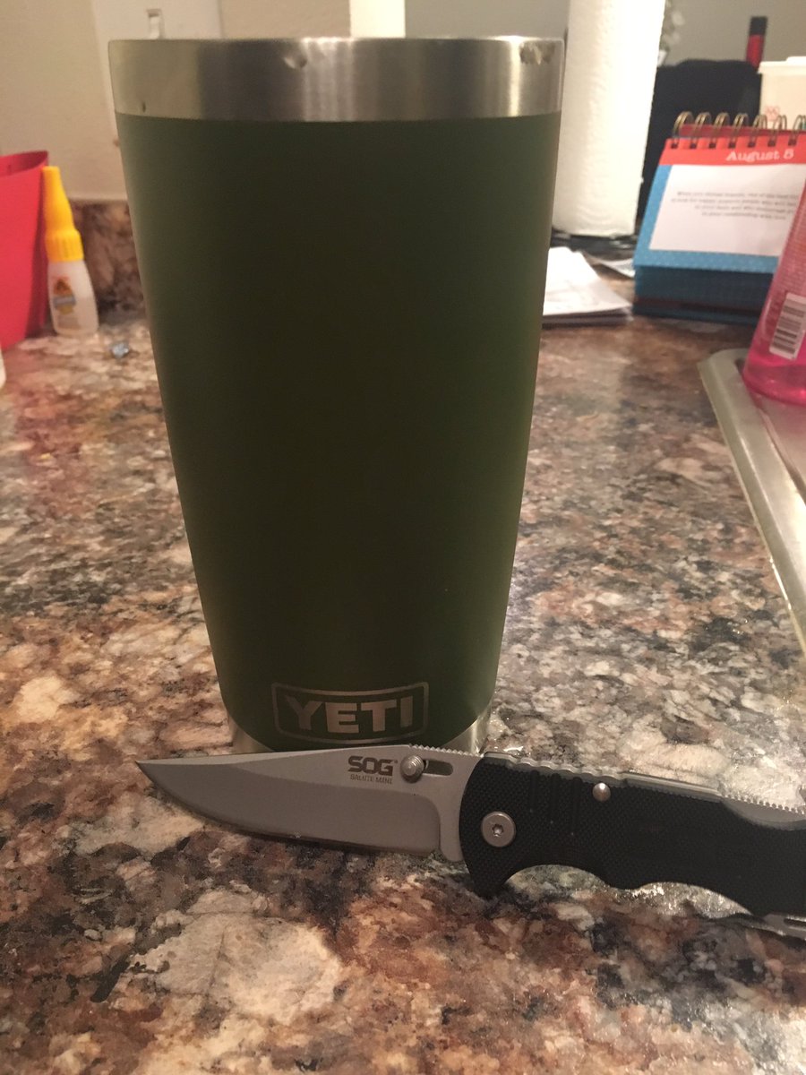 _scotty_d's tweet photo. Shoutout to @JordannPhillips daddio for these graduation gifts! Thanks, Brett. You're the real MVP 🤘🏼 https://t.co/mGwG1WHa2Y