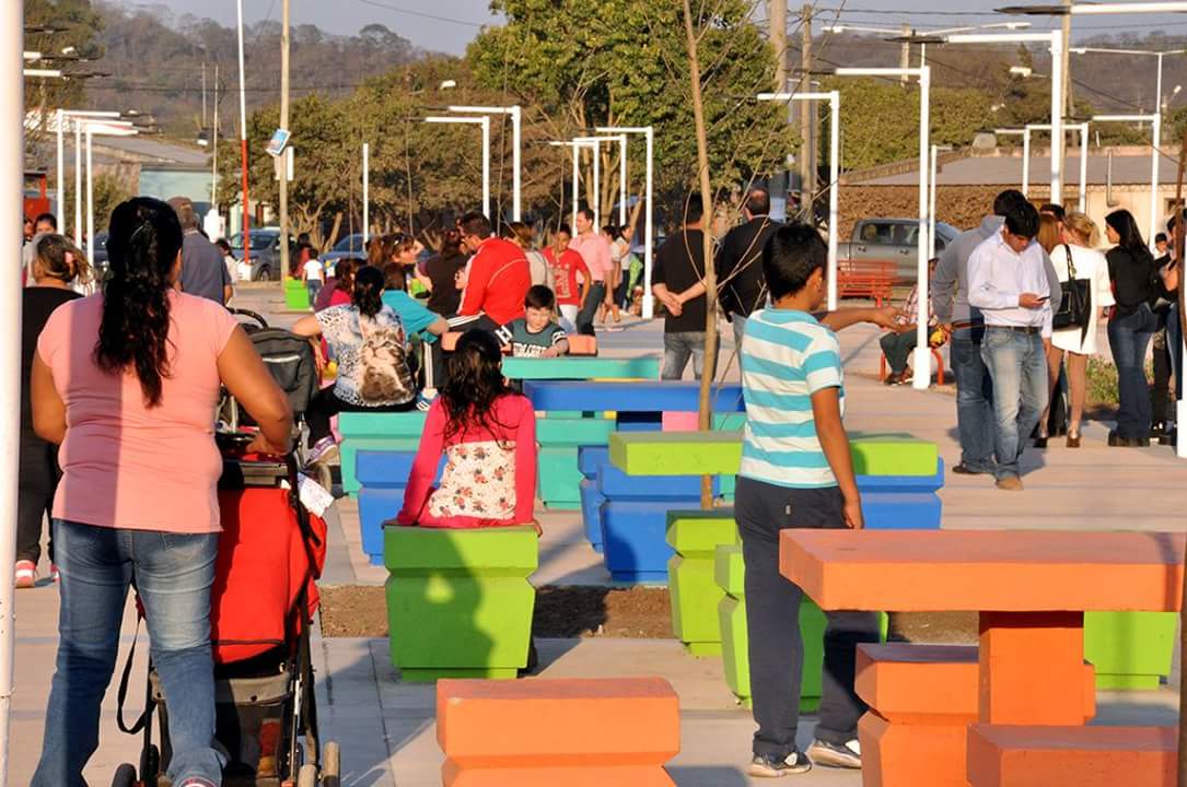 solisg79's tweet photo. Los rosarinos ya disfrutamos de la plaza en barrio Abdala obra realizada con #PlanHabitat trabajo en equipo #hayfuturo https://t.co/ctmnoWQYuh