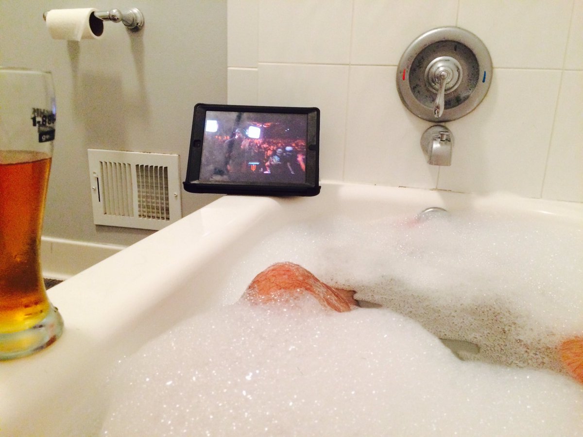 othellobt's tweet photo. Shoutout to all my people watching rap battles in the bathtub tonight https://t.co/z9YLs3burp