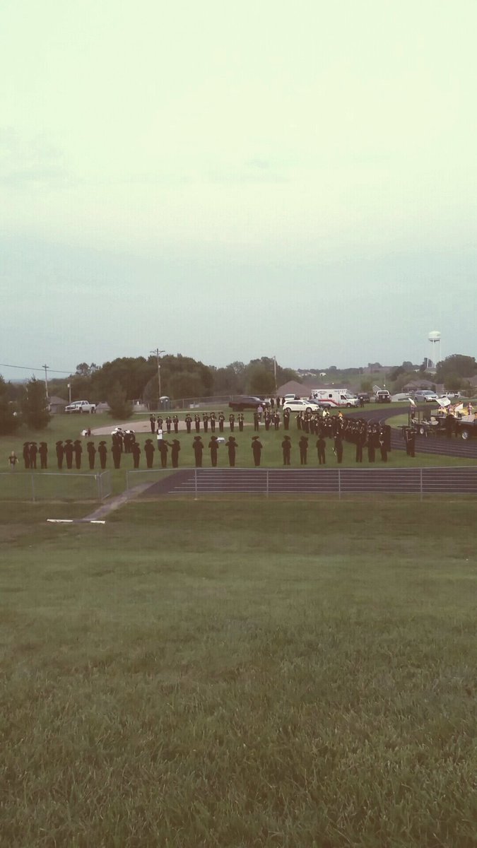 asboyer2's tweet photo. Great night for some Savage Football! #SHSProud https://t.co/xKpWkjhdgj