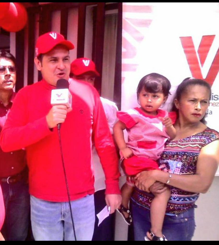 castillomariale's tweet photo. Palabra Cumplida @GobAlexisR entregó 12 apartamentos en los pepos #SantaCruzDeMora lealtad al pueblo chavista @JEHYSONGUZMAN  @NicolasMaduro https://t.co/HwqjeTJUOA