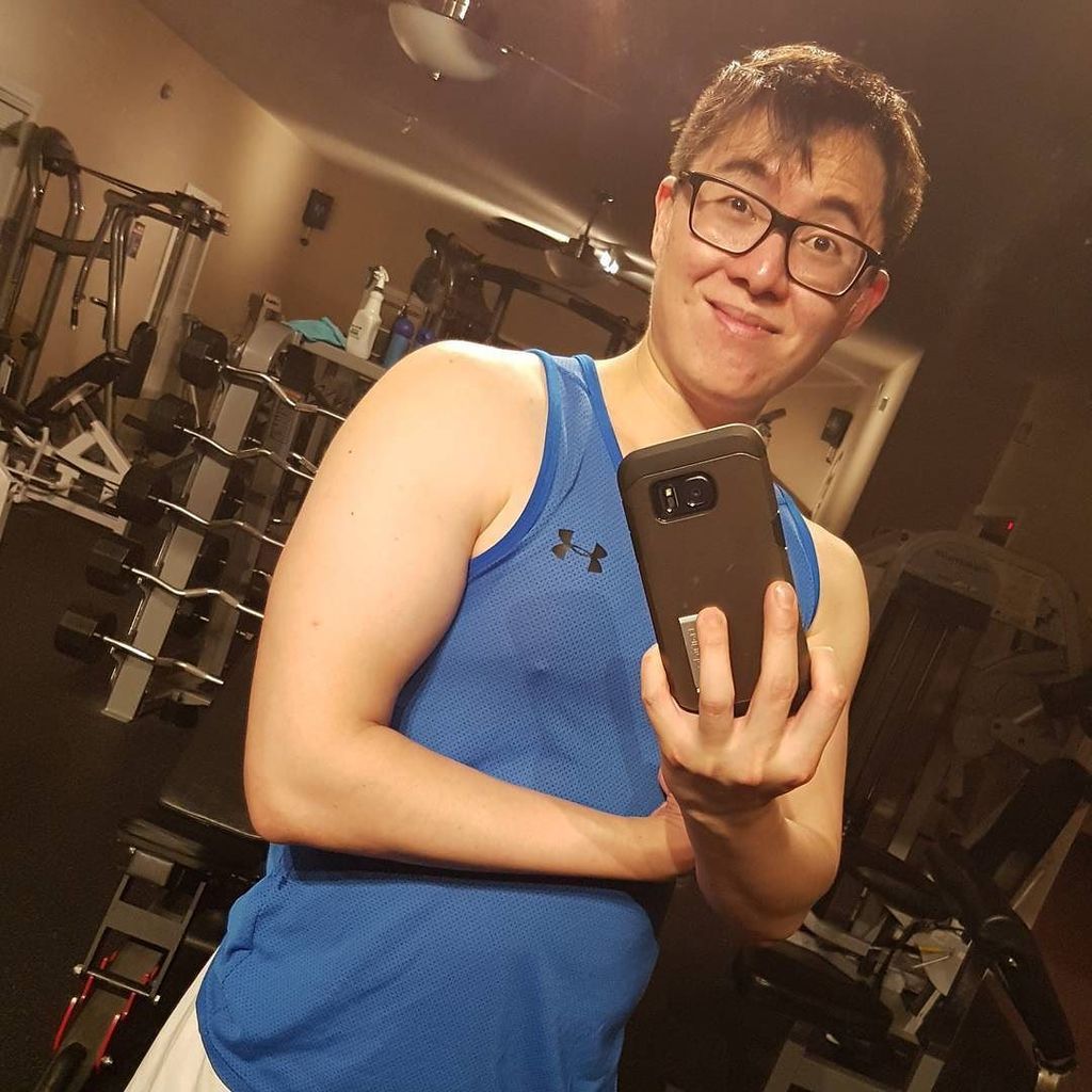 RYKHOMUSIC's tweet photo. Friday night's are for bicep curls! 🏋 #iworkout
.
.
.
.
.
#FriedrickRyan #newsingle #singer #recordingartist #voca… https://t.co/mpMYuSEgJB https://t.co/SJHDZfK5wY