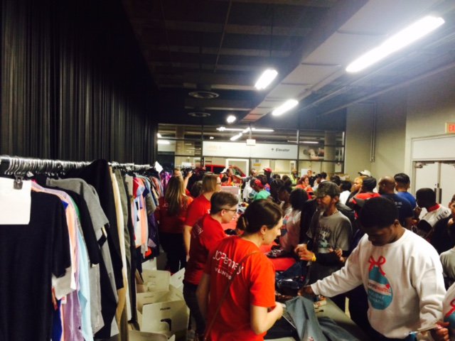 JCPenney set up and staffed a free clothing shop at the Dallas Convention Center tonight to aid Hurricane Harvey evacuees #HarveyRelief