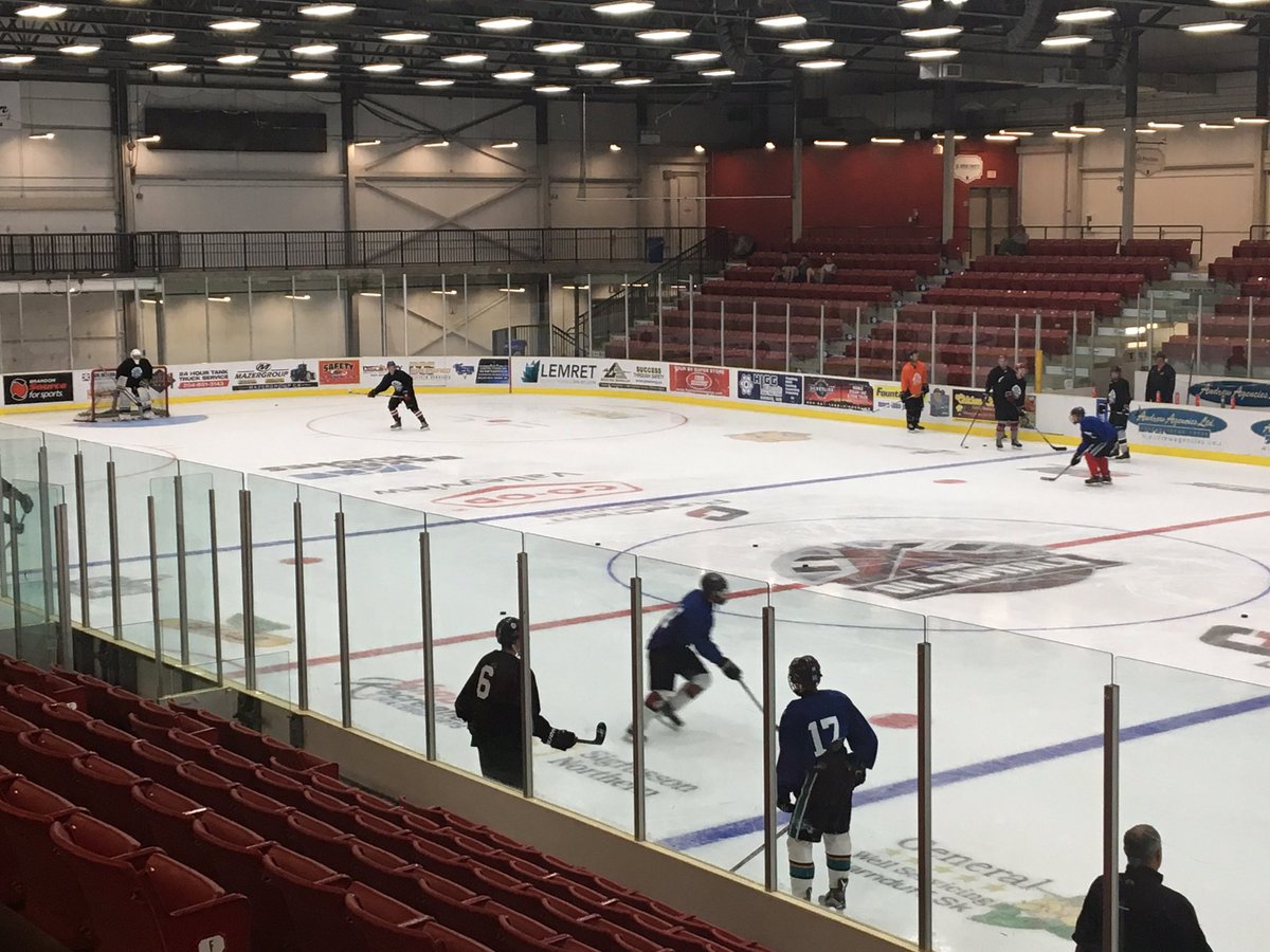 OilCapsHockey's tweet photo. Virden Chrysler Dodge fall camp continues. Third practice well underway. #capitalgains https://t.co/NF4dr6MKkW
