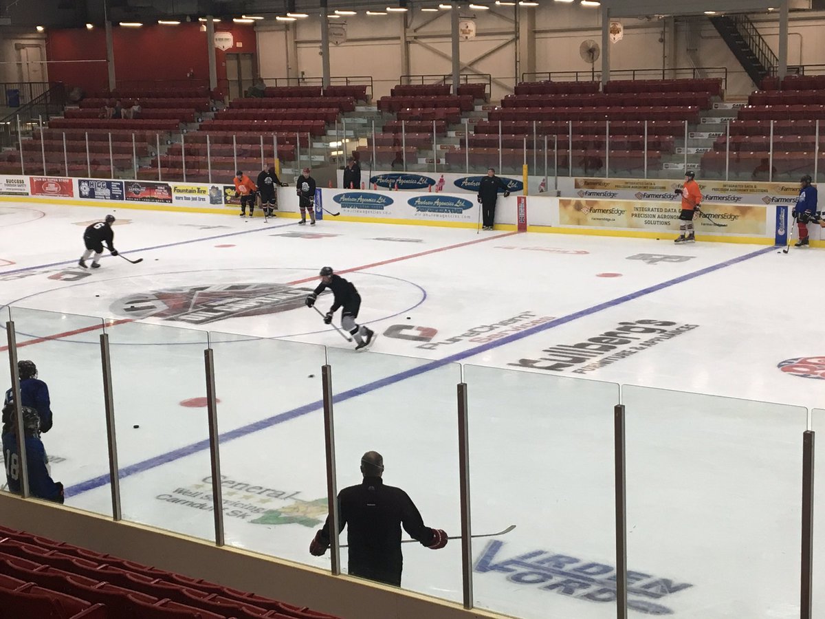 OilCapsHockey's tweet photo. Virden Chrysler Dodge fall camp continues. Third practice well underway. #capitalgains https://t.co/NF4dr6MKkW