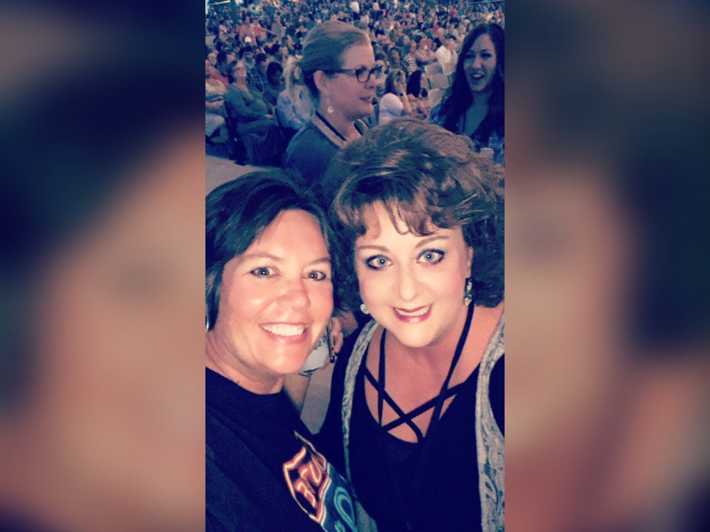 juliedamer's tweet photo. #amplivefeed https://t.co/Ri7c9XjnWp