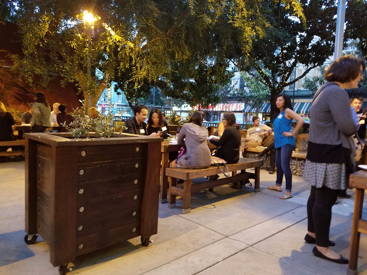 sbayvegandrinks's tweet photo. August SBVDs with @BeVeganation at ISOBeers! https://t.co/cI8Mt3S8Ka