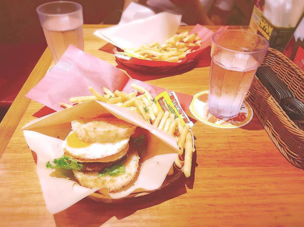 ft_hjmsj2's tweet photo. ***
#0902 #lunch #alohatable #rocomoco #riceburger https://t.co/fQCNrVgZsK https://t.co/FQ4TC0uvFj
