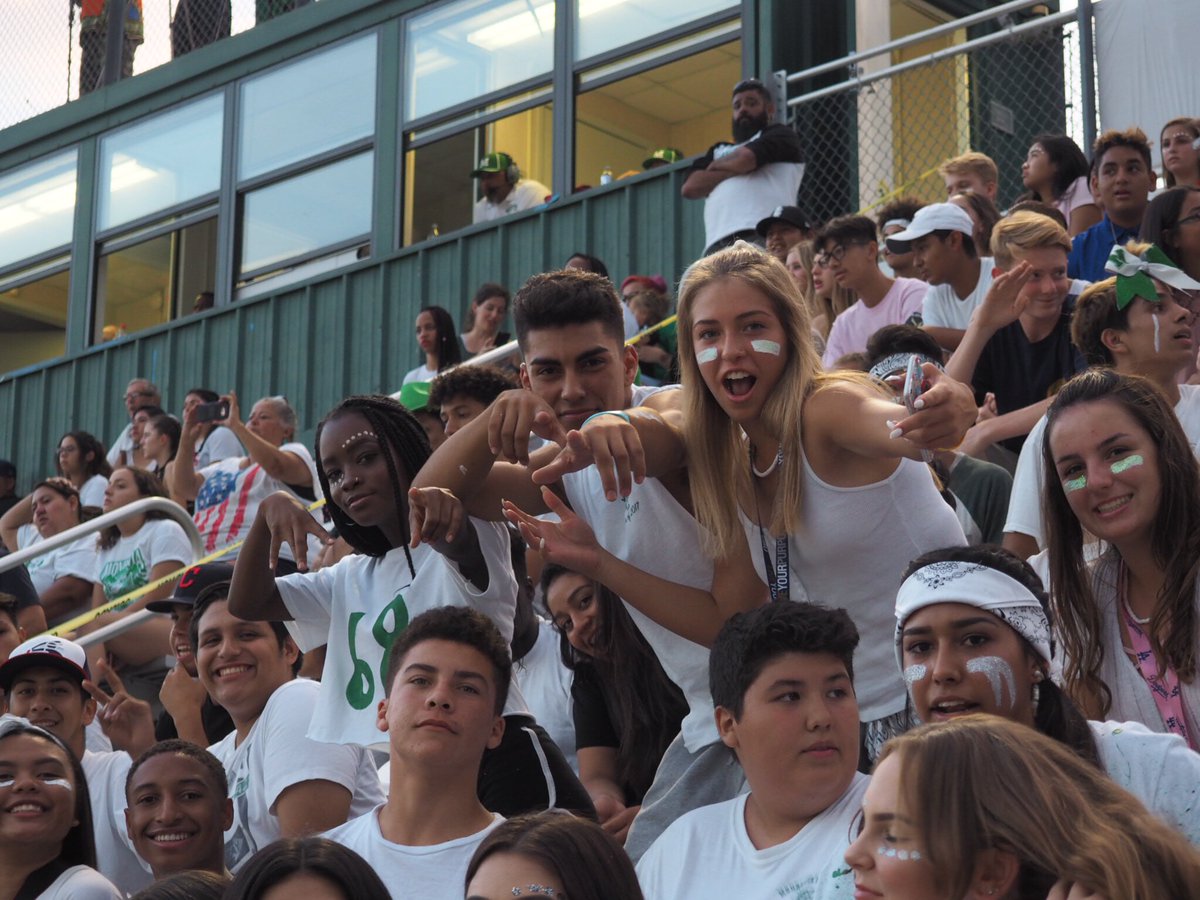 mhsrenaissance's tweet photo. An amazing crowd at a great game 💚 We love our wildcats 😼 https://t.co/i0s9cxCVGG
