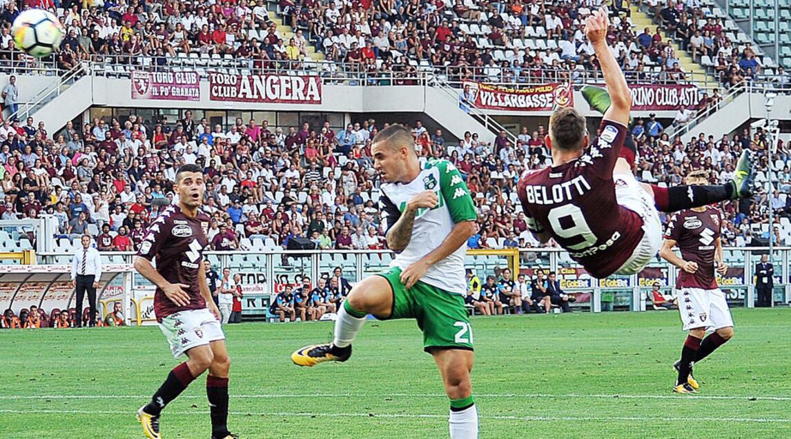 AlfoMa10's tweet photo. Un abbraccio agli amici rossoneri che ci hanno davvero creduto per tutta l'estate. Purtroppo nn è andata. Godetevi Borini cmq #belottimilan https://t.co/PYYDPuKwl8