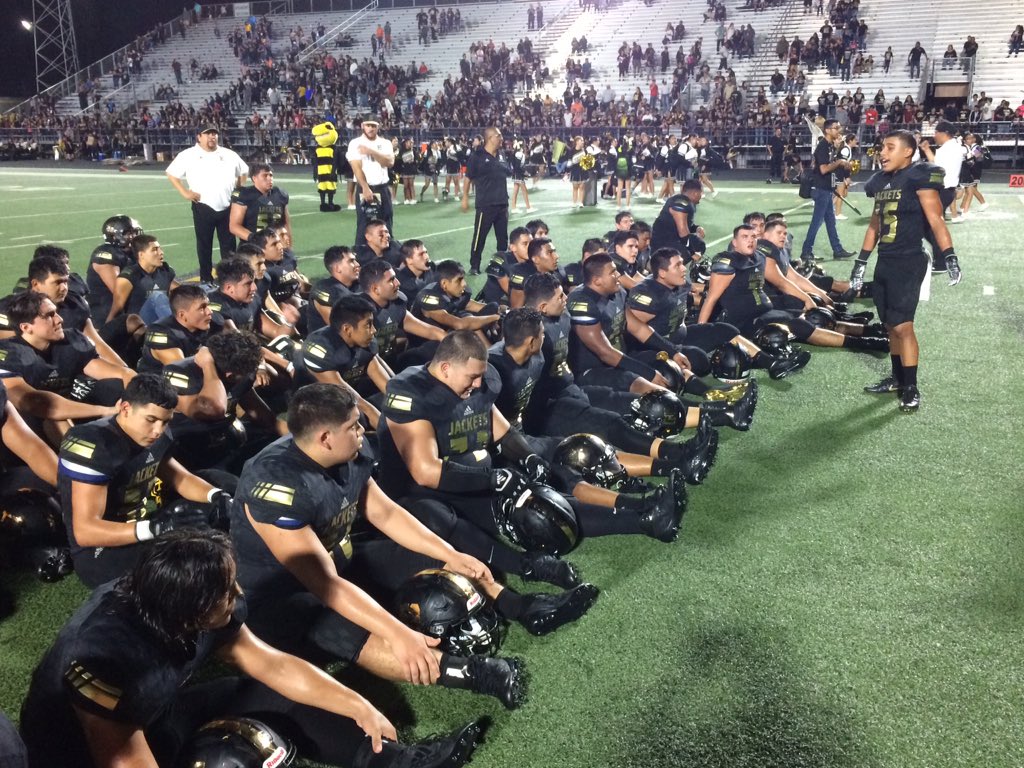 First &amp; Goal Update:

Edcouch-Elsa players pumped up after holding on to 24-21 win over Los Fresnos.

#KRGV #RGV #txhsfb