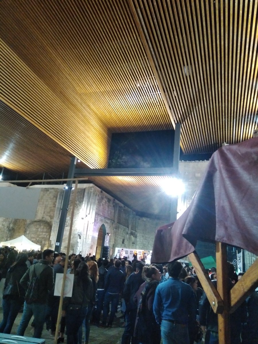VikingBad's tweet photo. A esta iglesia se viene a rezar... Al dios de los fermentados! Empieza nuestro segundo día en Burgos. #bubf2017 https://t.co/8yfl8ijfaB