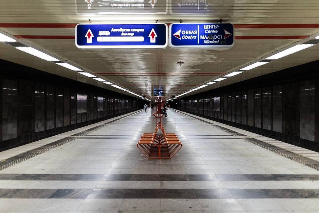 ubahnfotos's tweet photo. Platform of #Slivnitsa 🇧🇬 #Sofia #Metro 🚇 #bulgaria #balkan #bulgarien #българия #софия #sofiametro #architecture… https://t.co/MOL4cth060 https://t.co/7rrBGcKTTq