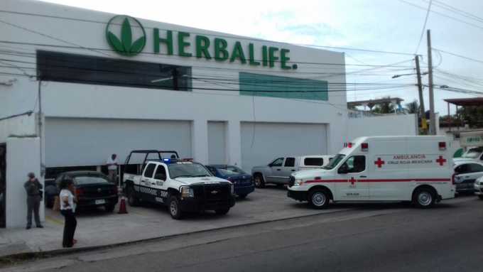 DetrasdeTi's tweet photo. Violento robo a tienda Herbalife en Miguel Alemán Esq. Mangos Tristes, Col. Cándido Aguilar #Veracruz - https://t.co/N8ouapuXmp #Verfollow https://t.co/eIjrKTb8B5