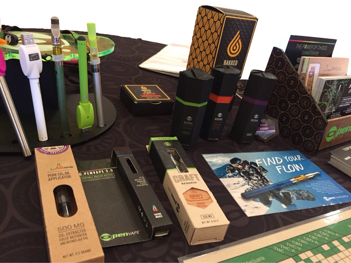 risecannabis's tweet photo. Righteous day w/ @nvbotanical in-store, thanks for hanging out + educating our patients on all things #vape 💚 #LaborDayWeekend #medicinalMMJ https://t.co/8Zu5KBHZOR