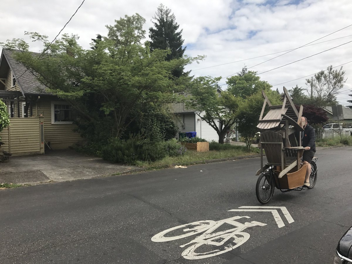 metrofiets's tweet photo. Haul it all y’all. Hapoy Labor Day weekend. #CargoBike #Metrofiets #CarGoAway #cargoway https://t.co/HjDpFpq8M5