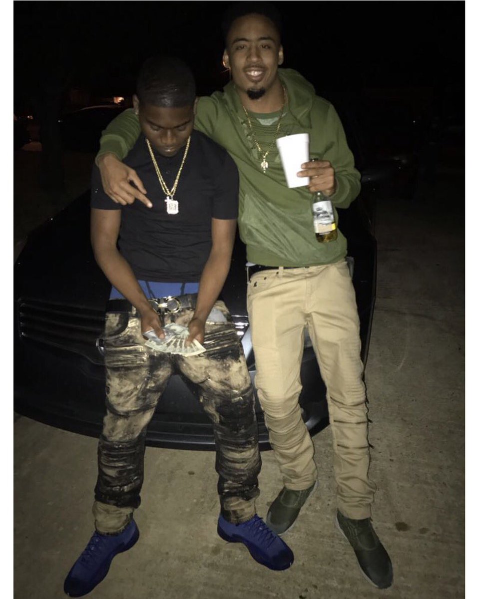 BackwoodBoy4's tweet photo. Blood behind that boy young scoot @Quintic_44 #JugKing https://t.co/4VULrplUho