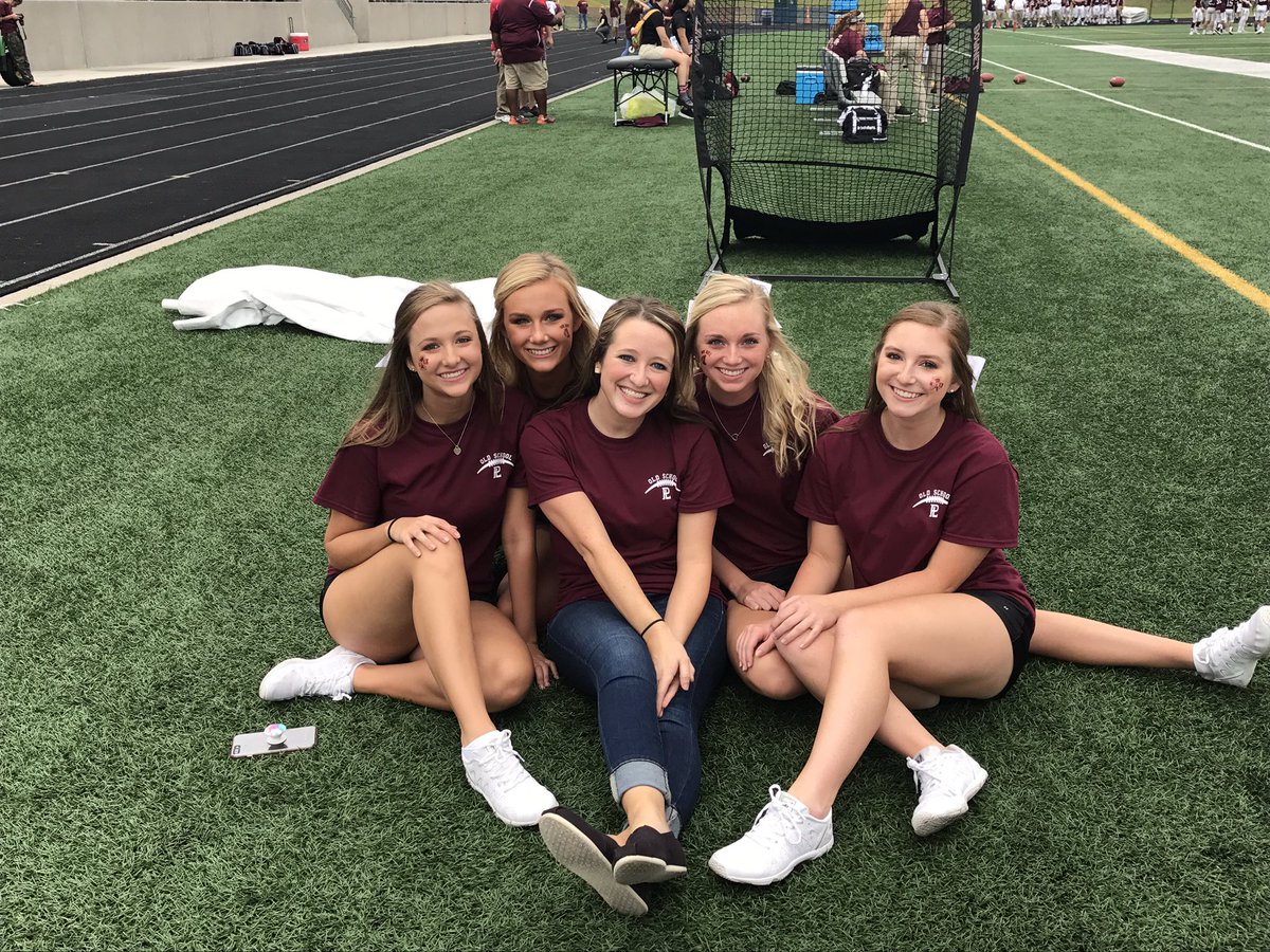 staciakapalka's tweet photo. What a game! Congrats @papiofootball on your win! #OhWhenMaroon πππ https://t.co/9AecnZhvuI
