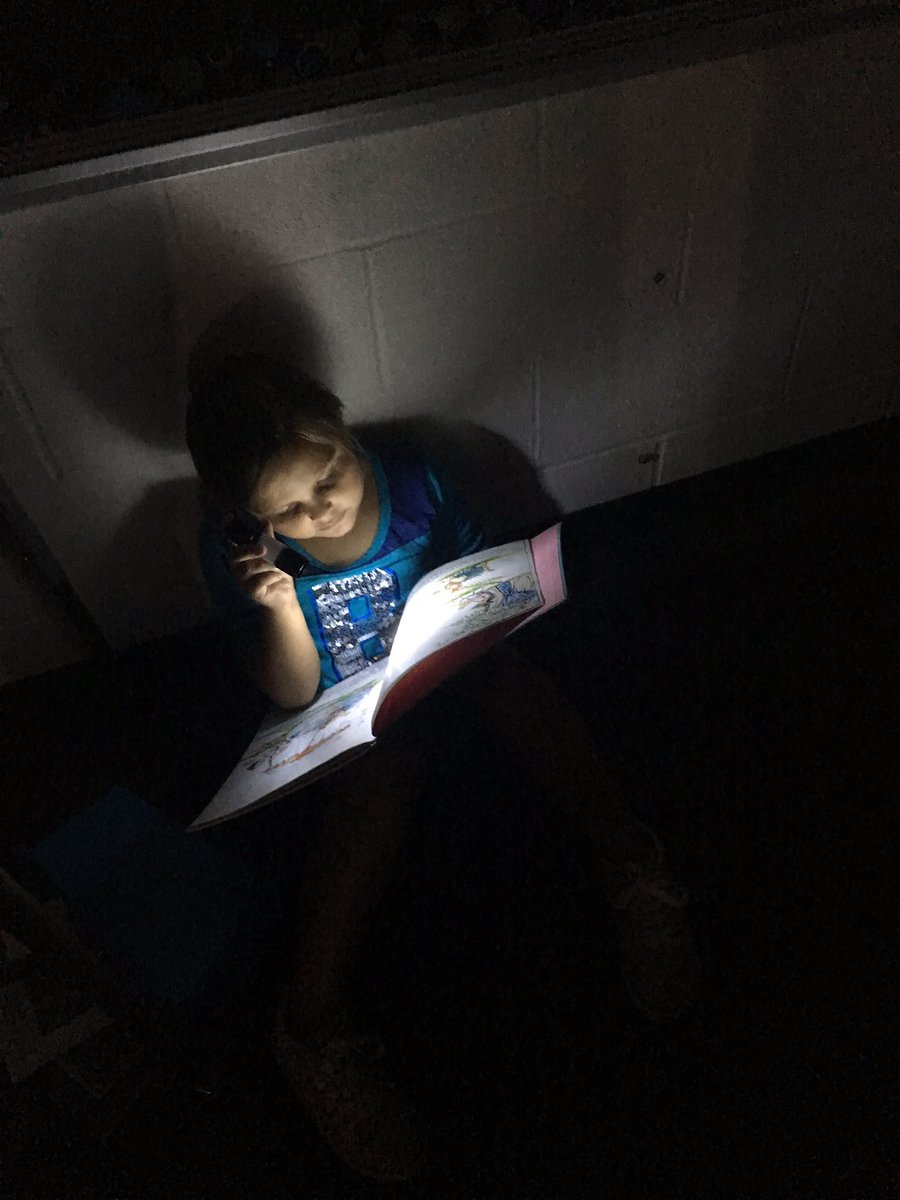 MBiermann10's tweet photo. First Flashlight Friday - the kids loved it! https://t.co/qKM6GiKUSO