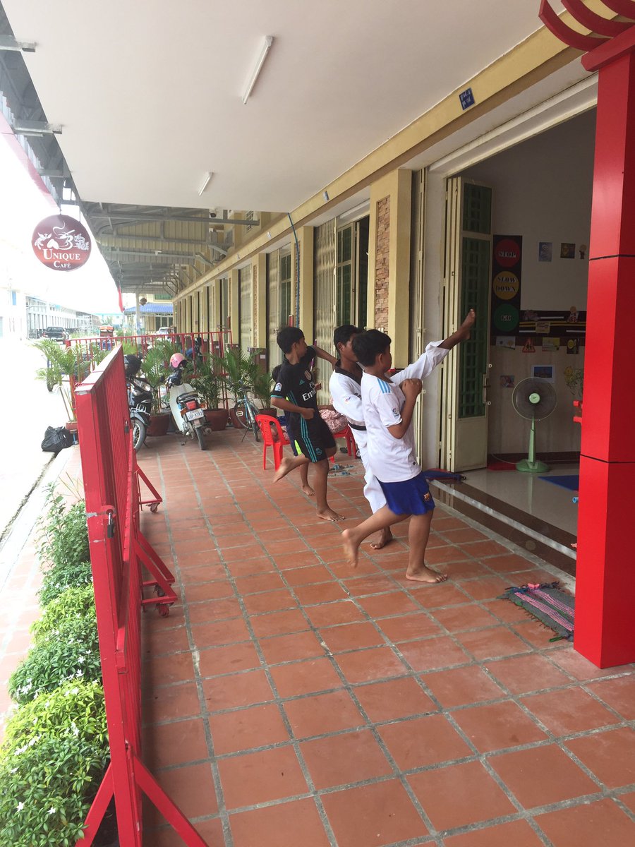 ChanthyVandeth's tweet photo. #USC #uniqueschoolofcambodia @ChanthyVandeth #follow us instagram&amp;twitter&amp;facebook
099733556/093733556
#educationisgreat #educationforkids https://t.co/boTG2iuCJj