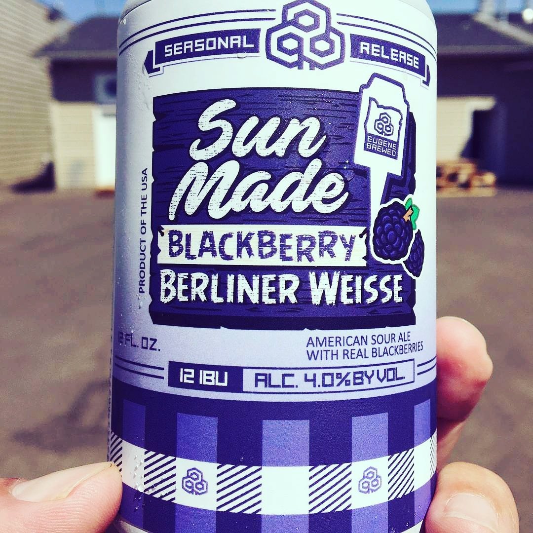 TwoAngelsLiquor's tweet photo. From #Oakshire's latest #SunMade #SourAle Series, this Blackberry #BerlinerWeisse tastes AMAZING 🍻👅🍻
#craftbeer #beer #beerporn #beernerd https://t.co/71LcRpnAcy