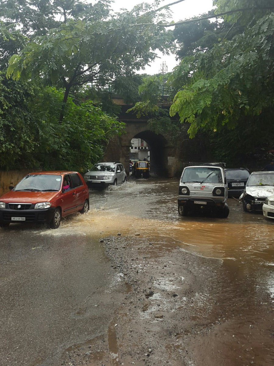 frazertowntraf1's tweet photo. water logging near lazer road under bridge frazer town https://t.co/TgQopIIqxC