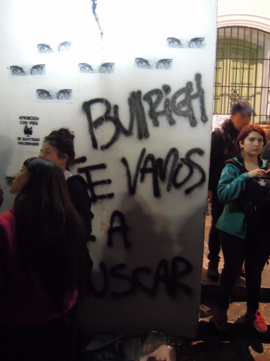 PPTenel13's tweet photo. Aquel Cabildo de 1810 en donde nuestros próceres lucharon en la revolución, solamente quien no ama a la patria lo puede destruir así. https://t.co/2FP6QIe6zc