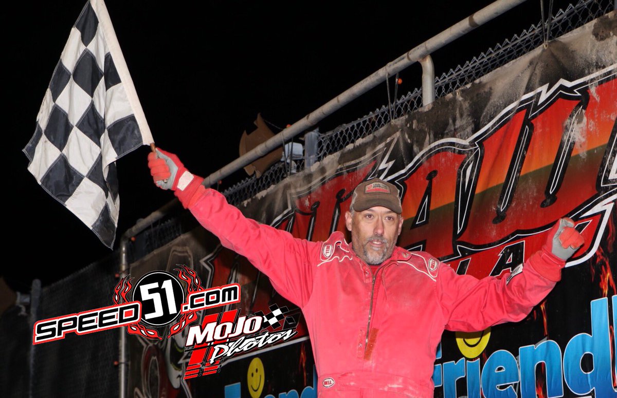 OutlawSpeedPR's tweet photo. #DualChamp Glenn Whritenour claims the Street Stock and IMCA Modified Championships @OutlawSpeedPR (https://t.co/NINrPjeNjw / MoJo Photos) https://t.co/BhjAOc6jly
