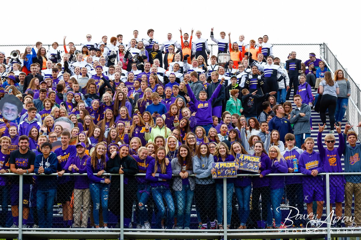 BowenArrowPhoto's tweet photo. You gotta love those #FridayNightLights https://t.co/i2nkddHKwY